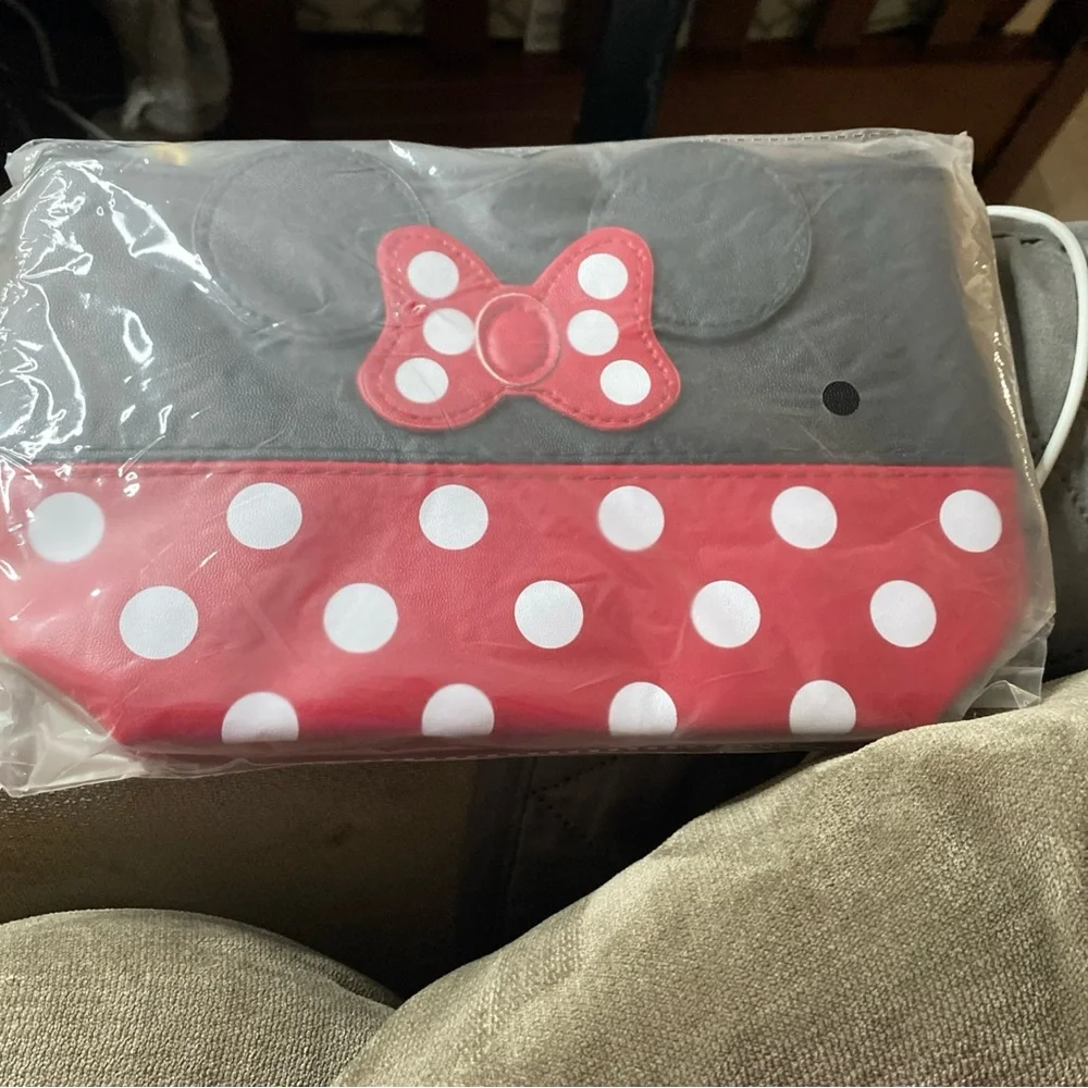 Mickey and minnie wrist cosmetic bags 2